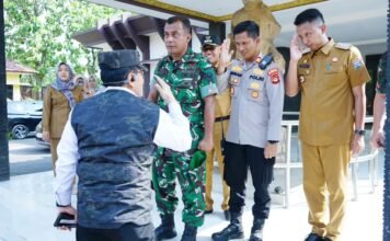 Camat Gandus Sambut Staf Khusus Menkopolhukam di Situs Kerajaan Sriwijaya