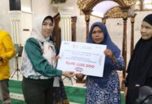 2Sentuhan Kemanusiaan di Ring 1, Lurah Nurhayati Salurkan Zakat Rp376 Juta dari Pekerja RU III