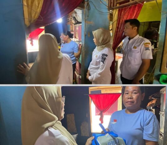 Ringankan Beban Warga, Kasi PMK Kertapati Salurkan Bantuan Sembako