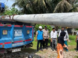 Hanya 24 Jam! Lurah Sentosa Herwansyah Pastikan Tiang Listrik Penghambat Jalan Sudah Dipindahkan
