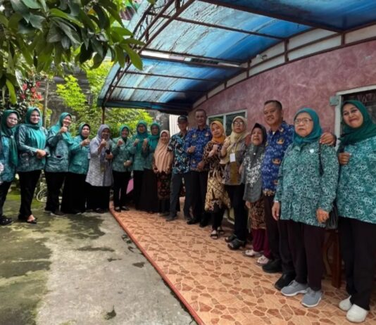 Plt Camat IT II Tekankan Ketahanan Pangan Keluarga Saat Penilaian Aku Hatinya PKK