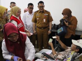 Wujud Nyata Bantu Masyarakat, Camat Kemuning dan PMI Kota Palembang laksanakan Donor Darah