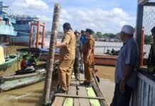 Wujudkan Aspirasi Musrenbang, Lurah 12 Ulu Kawal Perbaikan Dermaga Lr Pedatuan Laut