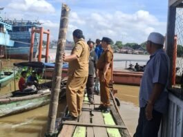 Wujudkan Aspirasi Musrenbang, Lurah 12 Ulu Kawal Perbaikan Dermaga Lr Pedatuan Laut