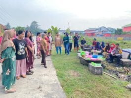 Gelorakan Semangat Gotong Royong, Lurah Deo Ledy Vera Dukung Penuh Gerakan Jum’at Bersih Kelurahan Karyajaya