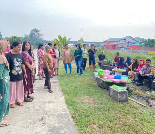 Gelorakan Semangat Gotong Royong, Lurah Deo Ledy Vera Dukung Penuh Gerakan Jum’at Bersih Kelurahan Karyajaya