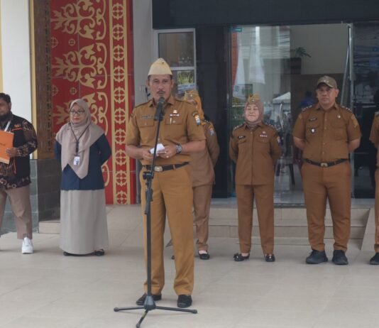 Plt Camat IT II Susanto Umar Lepas Petugas SE26: Data Akurat Kunci Pembangunan Ekonomi Palembang