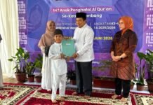 Sekcam Kalidoni Vera Kusariani Apresiasi Wisuda Akbar Anak Yatim Dhuafa Se-Kota Palembang dan Haflah SMP IT SQI