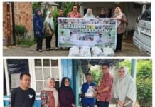 Camat M. Rama Cahya Putra Hadir Langsung dalam Penyaluran Sembako Program Kalidoni Tersenyum
